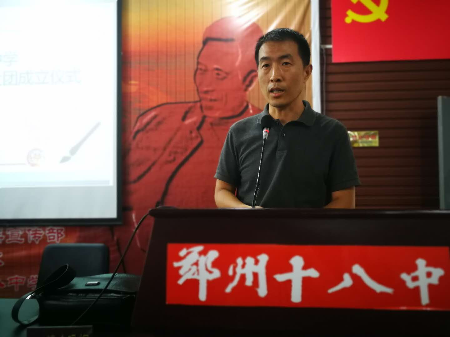 ‘KY开元集团官网’白翌骅做客《时尚咖咖咖》,优雅绅士男人味十足(图1) ky开元集团官网入口